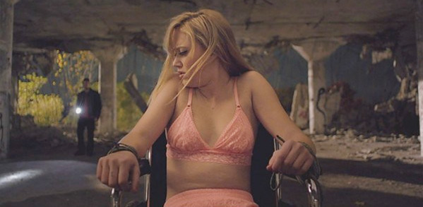 Дэвид Роберт Митчелл - Это следует за интервью