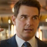 В первом трейлере «Миссия невыполнима 7» Том Круз едет на мотоцикле со скалы (видео)