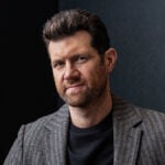 Как Билли Эйхнер сломал барьеры с гордо странной романтической комедией «Братаны»