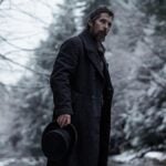 «Бледно-голубой глаз»: Кристиан Бэйл расследует серию убийств, связанных с культом, в леденящем душу новом трейлере (видео)