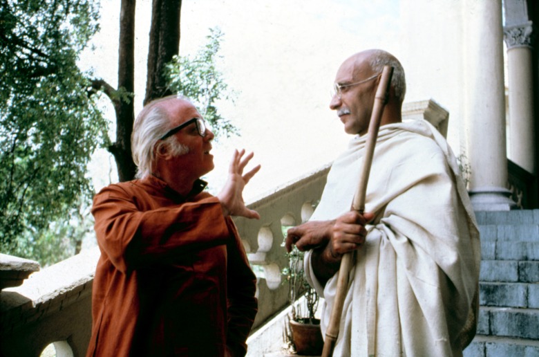 Ричард Аттенборо режиссирует Бена Кингсли на съемках «Ганди», 1982 год.