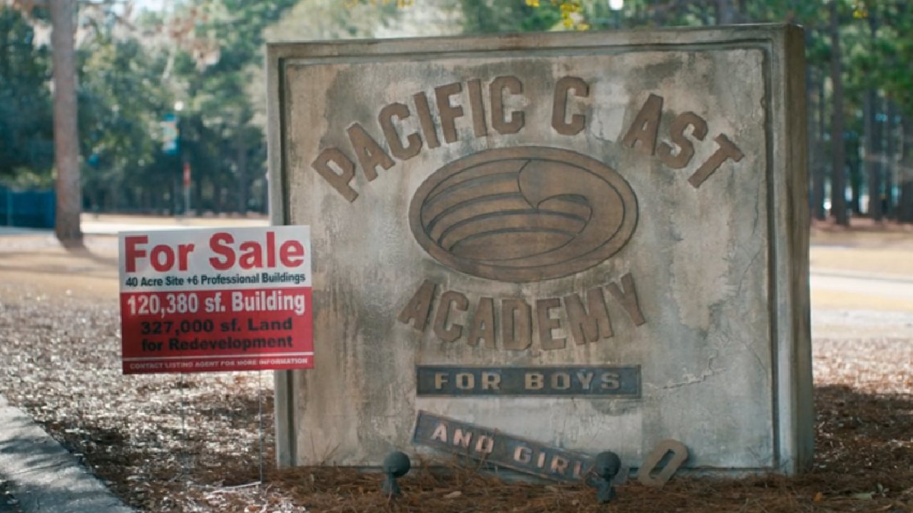 Das verlassene Schild von PCA in Zoey 102.