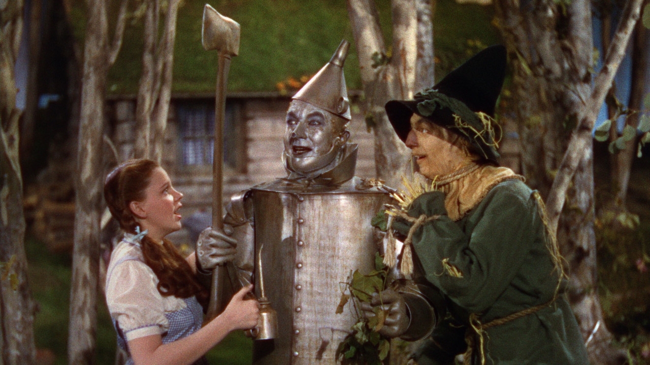 Dorthy, the Scarcrow and the Tin Man in the Wizard of oz