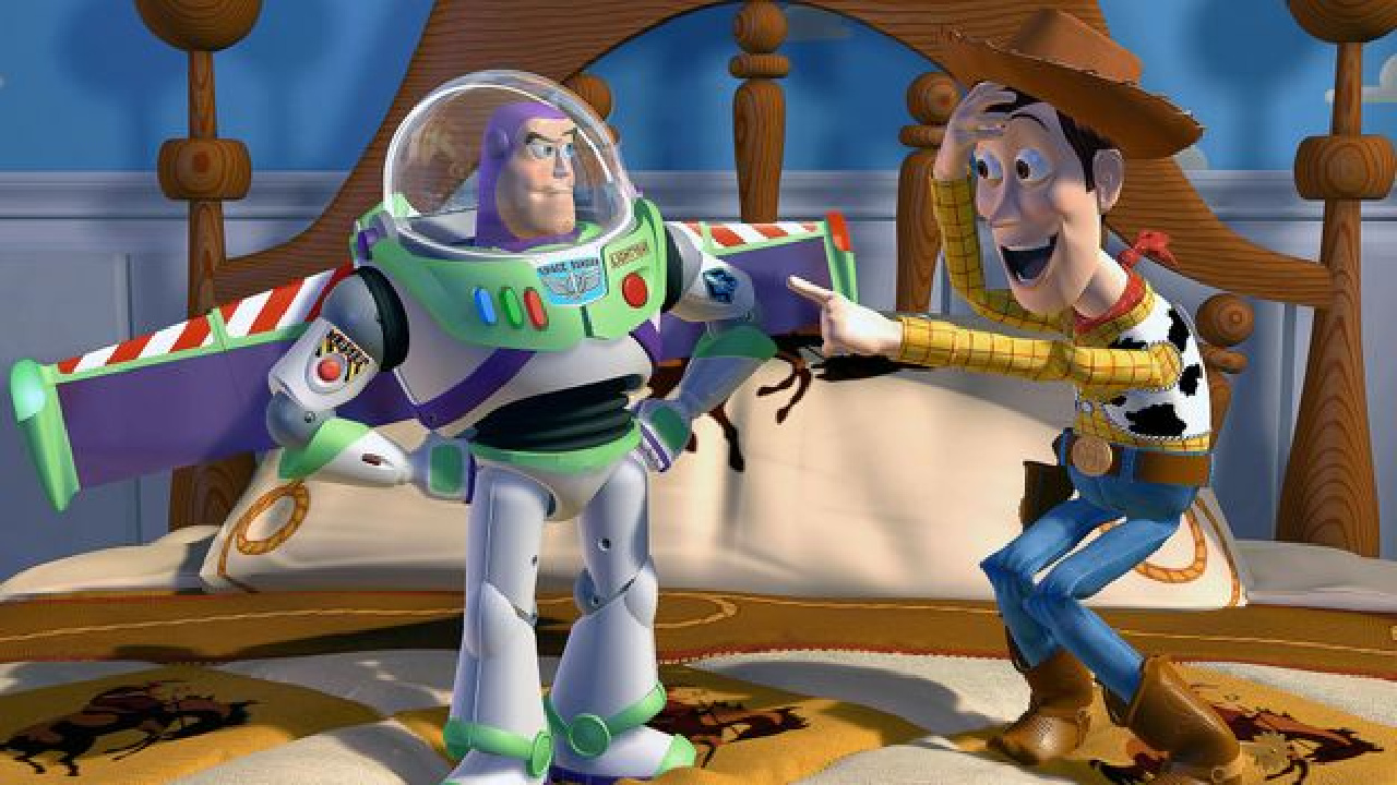 Woody et Buzz dans Toy Story.