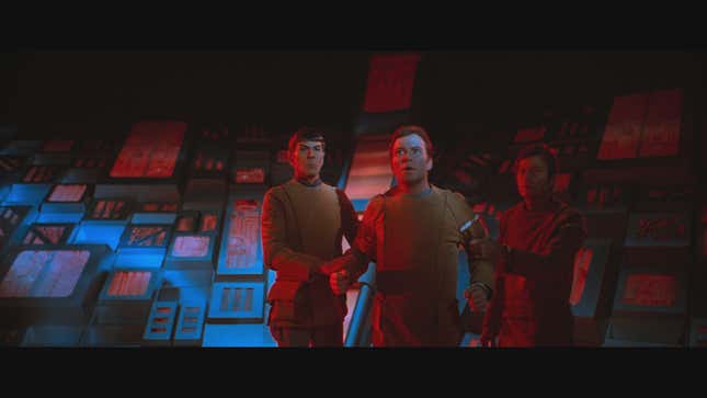 (von links) Leonard Nimoy als Spock, William Shatner als James T. Kirk und DeForest Kelley als Leonard „Bones“ McCoy in Robert Wises Star Trek: The Motion Picture – Director's Cut. 