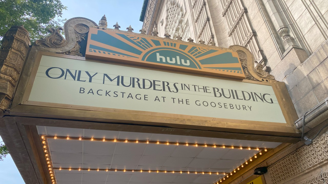Singen Sie im Theater von Only Murders Experience.