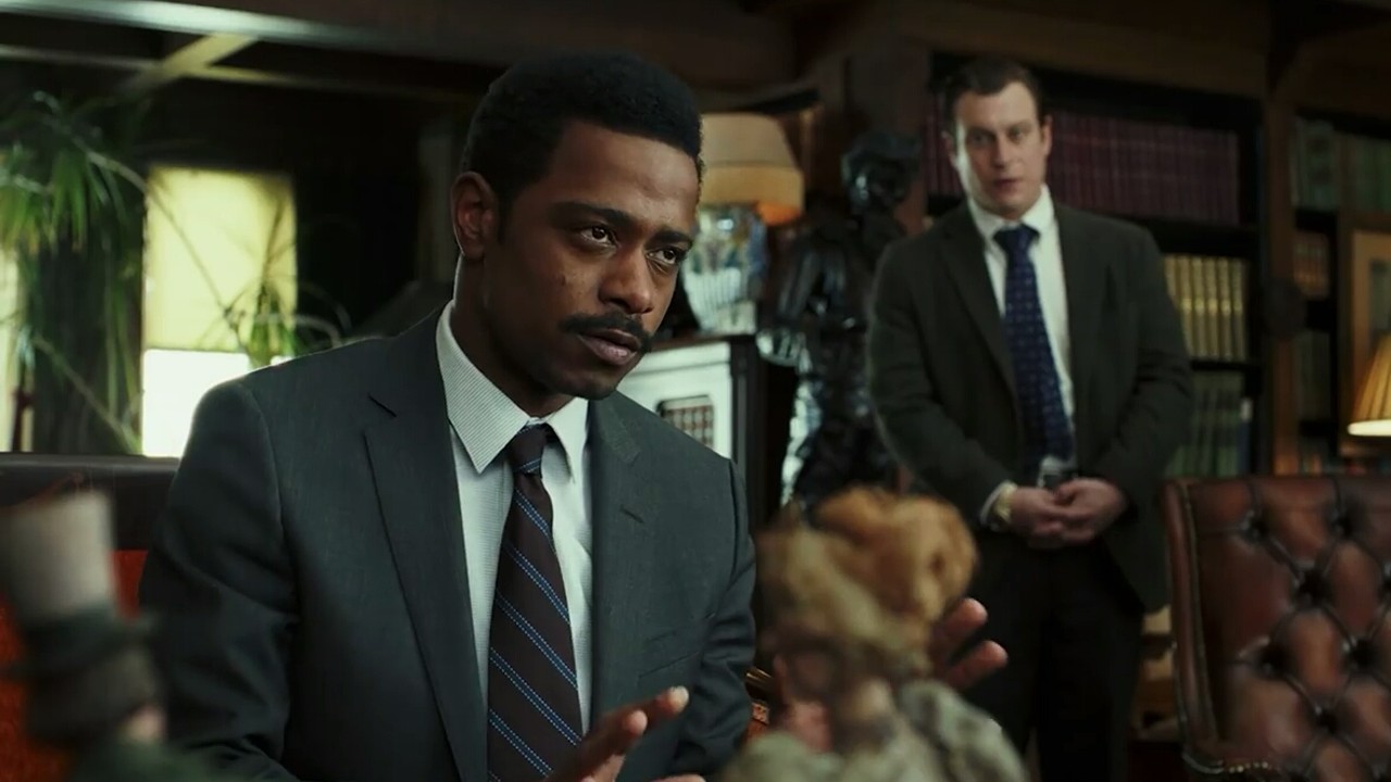 Noah Segan und Lakeith Stanfield in Knives Out
