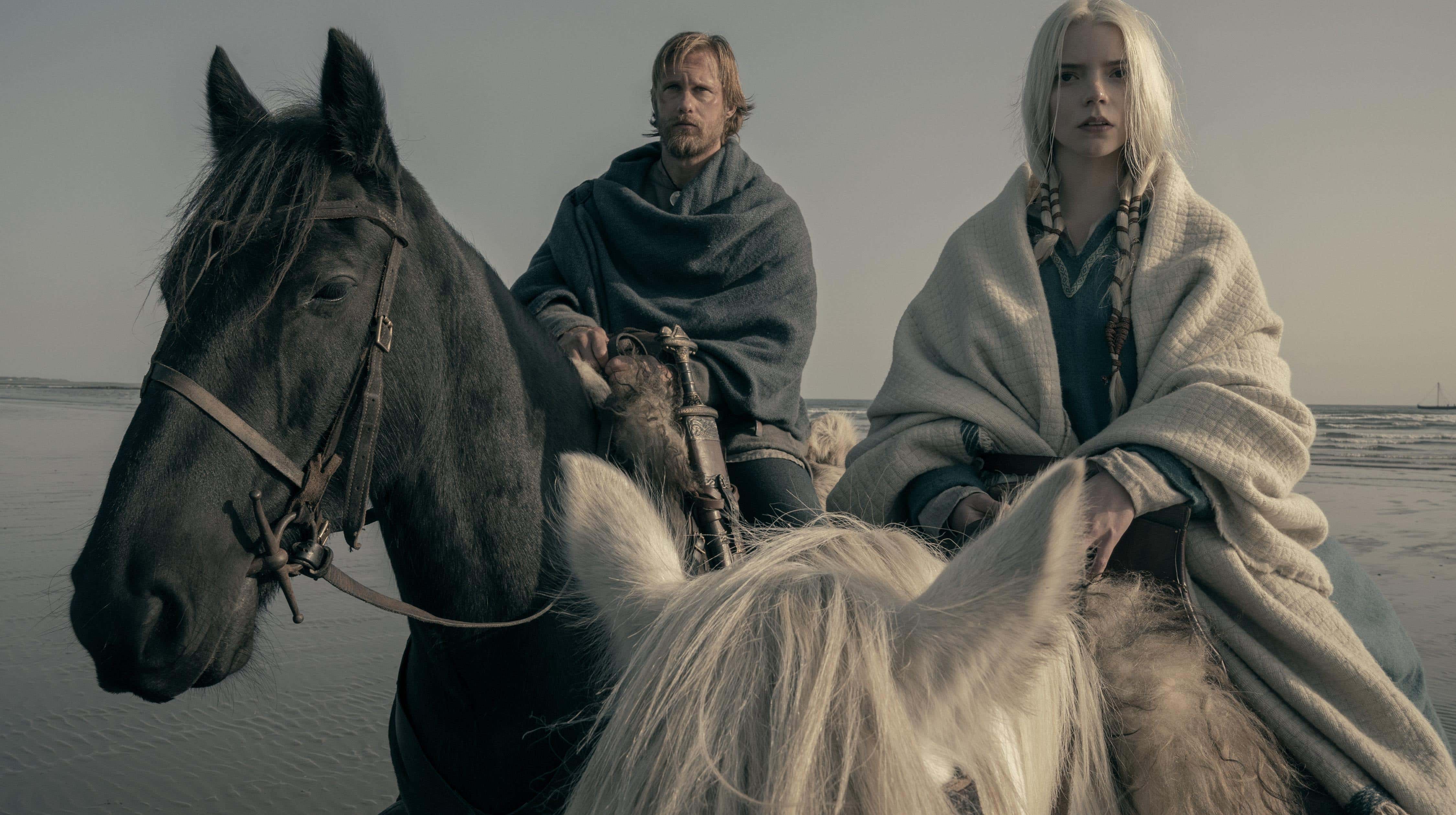 Alexander Skarsgård et Anya Taylor-Joy dans The Northman