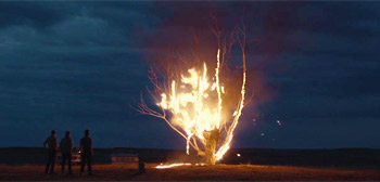 В руки привязку Трейлер