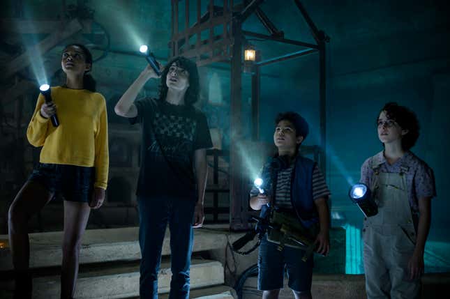 LR, Celeste O'Connor, Finn Wolfhard, Logan Kim, McKenna Grace in Ghostbusters: Afterlife