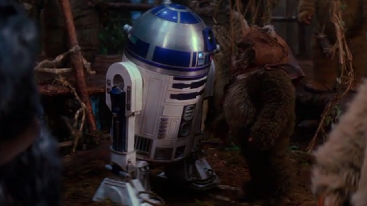 Kenny Baker dans le rôle de R2D2 dans Le Retour du Jedi