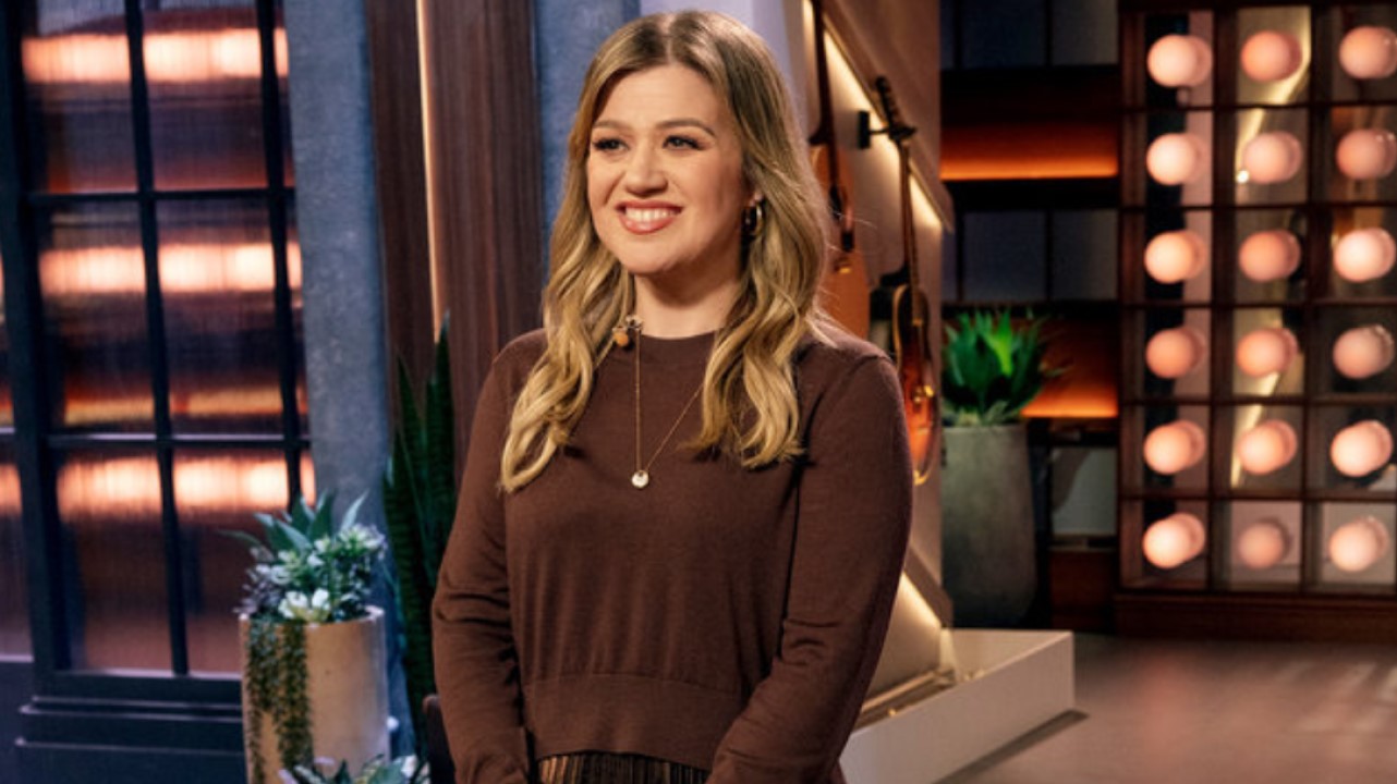 Kelly Clarkson dans le Kelly Clarkson Show.