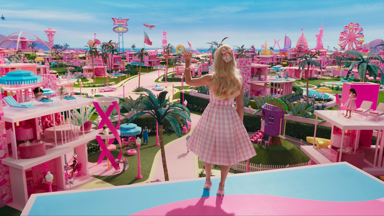 Margot Robbies Barbie winkt der Barbie World zu