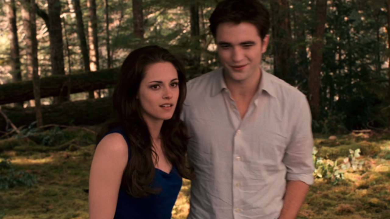 Белла и Эдвард в «Рассвете, часть 2» в роли вампиров
