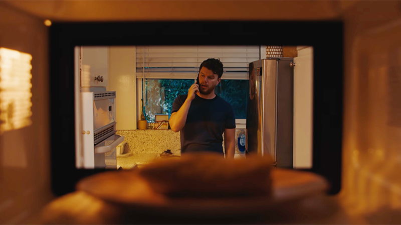 Минута с каждой стороны - короткометражный фильм