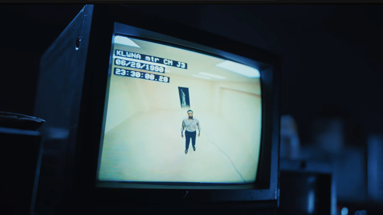 Standbilder aus der Adaption von The Backrooms aus dem Jahr 2026.