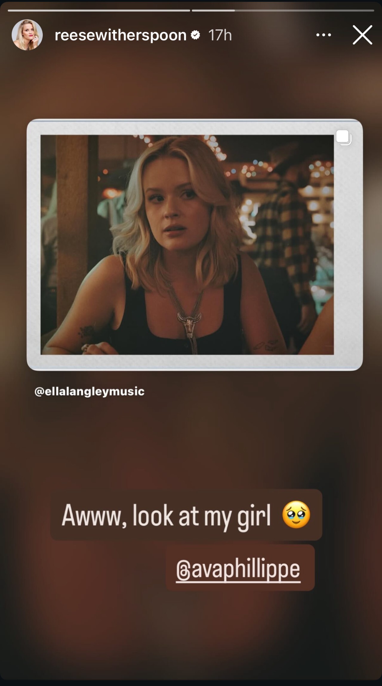 Риз Уизерспун рассказала о своей дочери в клипе Эллы Лэнгли «Выбирая Техас».