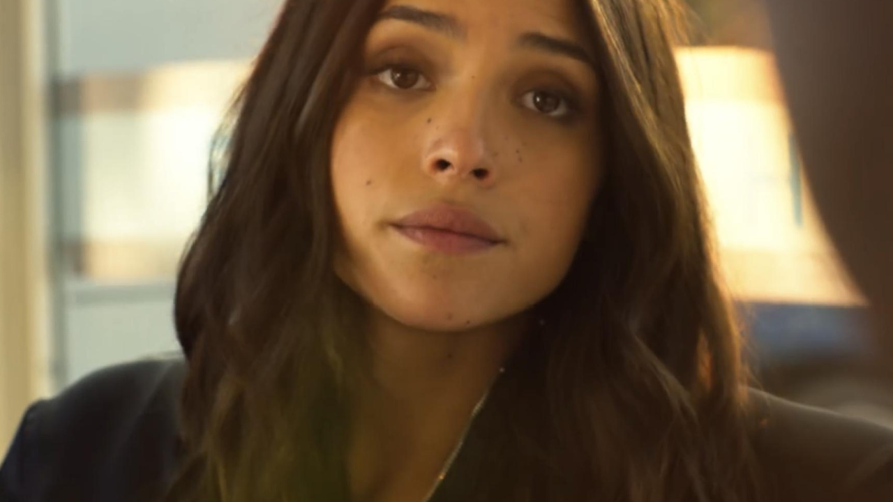 Adria Arjona dans 6 Souterrains.