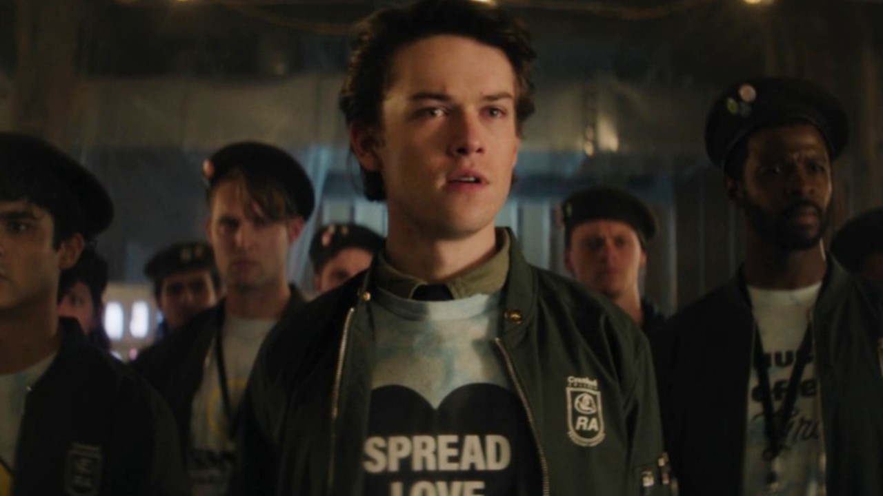 Jack Martin leitet eine Gruppe in Pizza Movie.