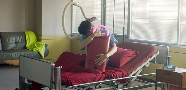 Cannes – „Ein nützlicher Geist“ von Ratchapoom Boonbunchachoke