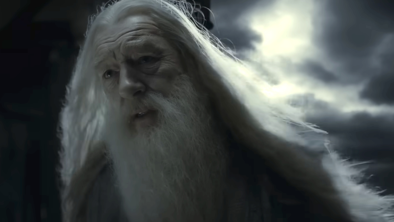 Albus Dumbledore (Michael Gambon) parle à Draco Malfoy dans Harry Potter et le Prince de Sang-Mêlé.