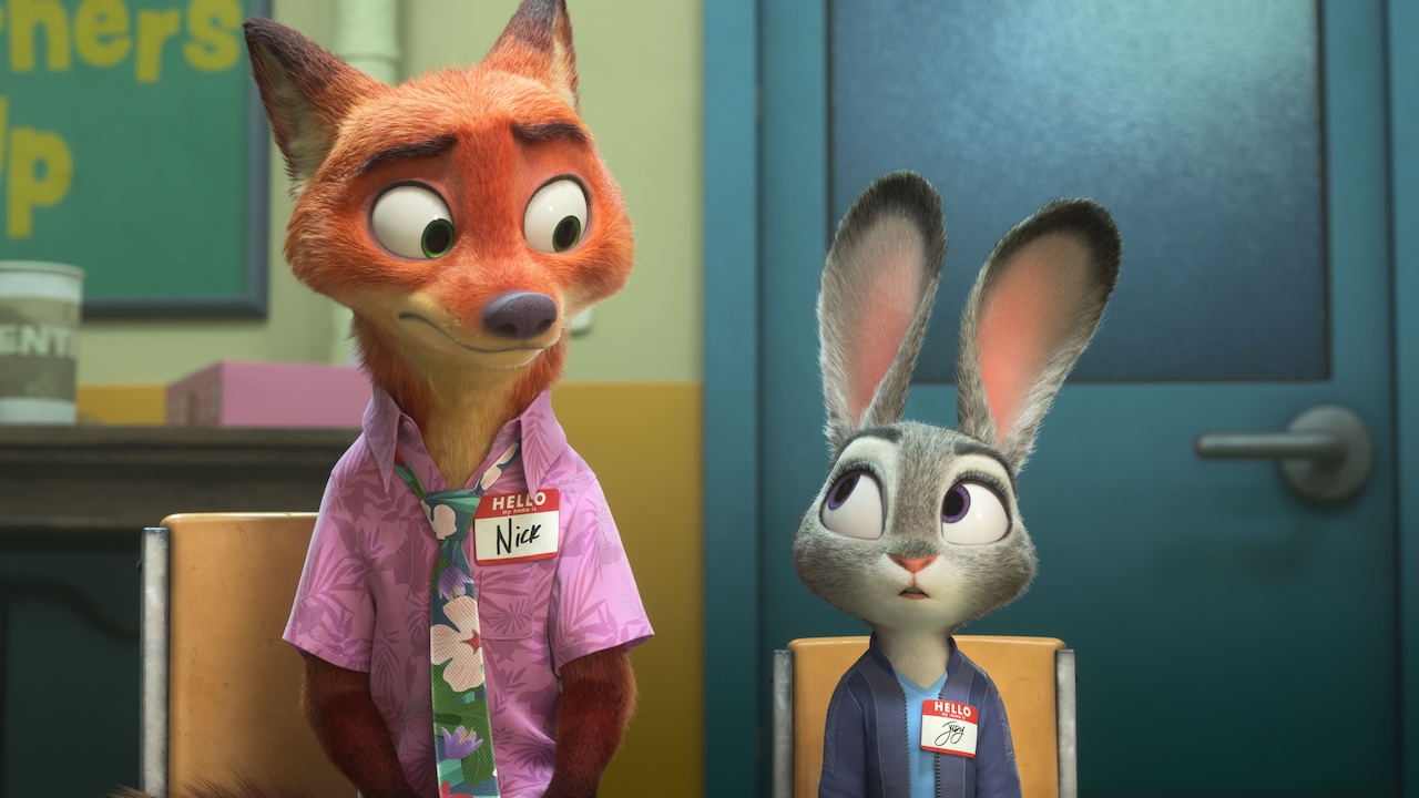 Nick und Judy schauen sich während eines Selbsthilfegruppentreffens in Zootopia 2 an