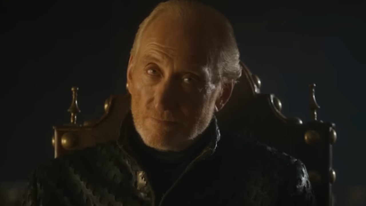 Tywin Lannister (Charles Dance) renvoie le roi Joffrey dans Game of Thrones.