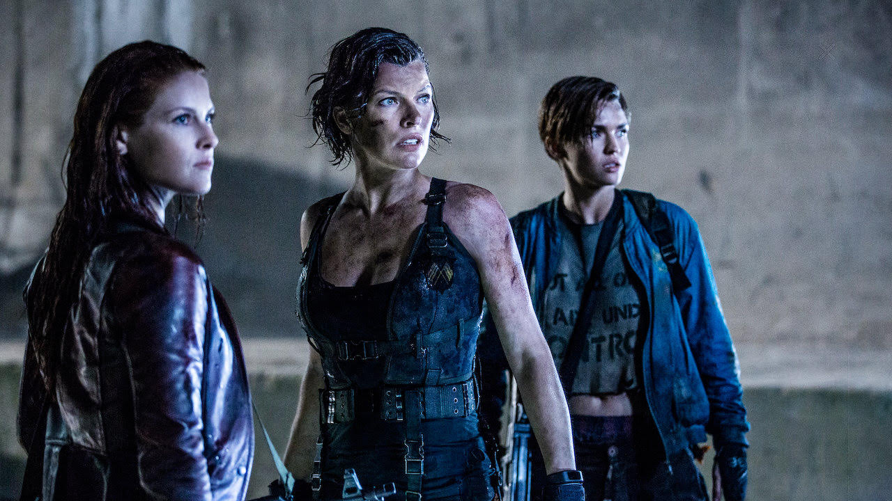 Milla Jovovich in the middle