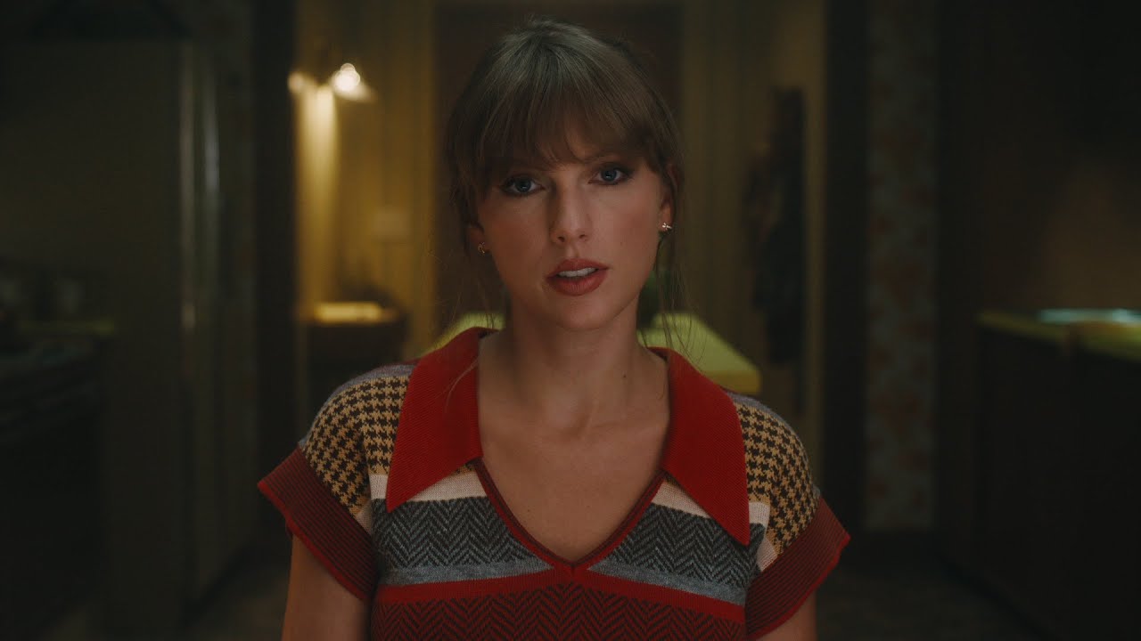 Taylor Swift - Anti-Hero (clip officiel) - YouTube