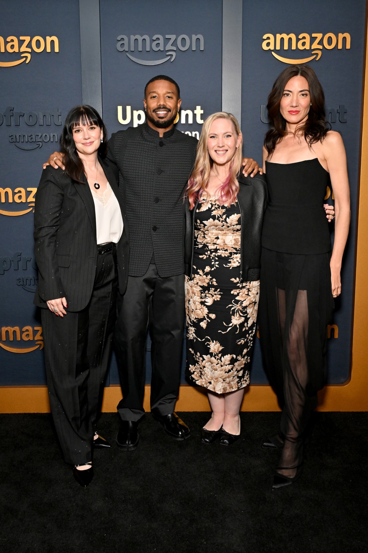 LR) Meredith Averill, Michael B. Jordan, Rebecca Yarros und Lisa Joy besuchen das Amazon Upfront im Beacon Theater am 11. Mai 2026 in New York City.