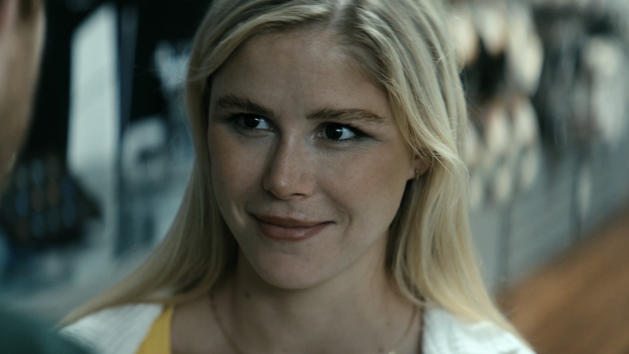 Annie lächelt am Ende des Serienfinales von The Boys.